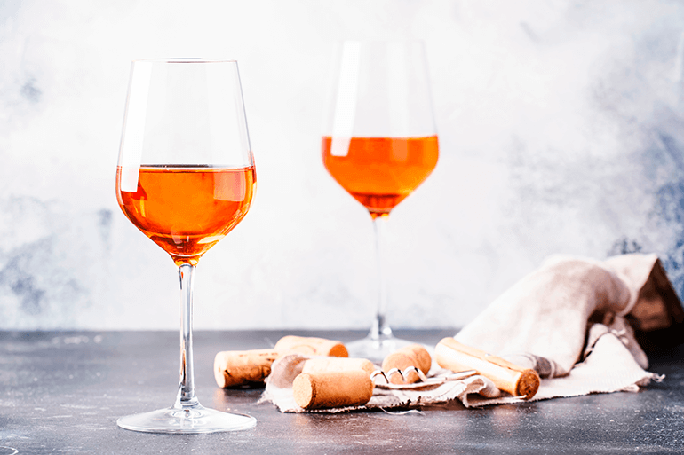 Descubre qué es el vino naranja y sus características