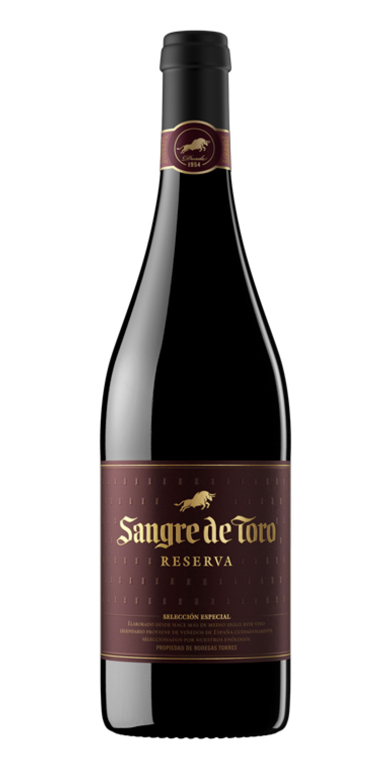 Botella del vino tinto Sangre de Toro Reserva 2016