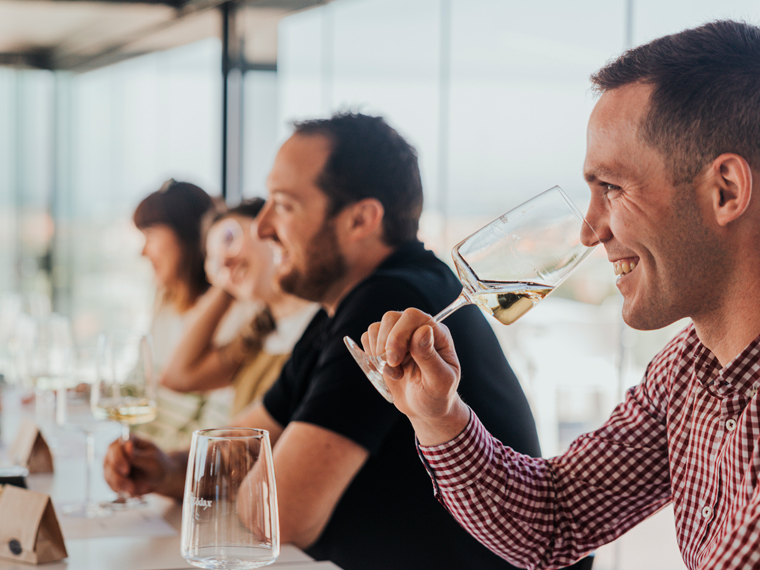 Disfruta de un 2x1 en la visita a Bodegas Martín Códax, con cata-maridaje de conservas gourmet